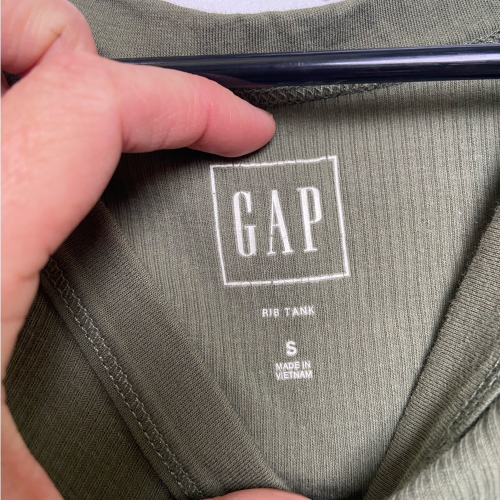 BUNDLE  OF 2 - Gap Ribbed Tank - Picture 2 of 3